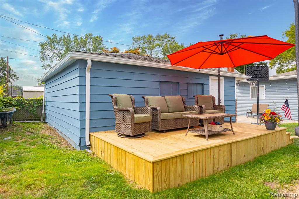 main property photo 28