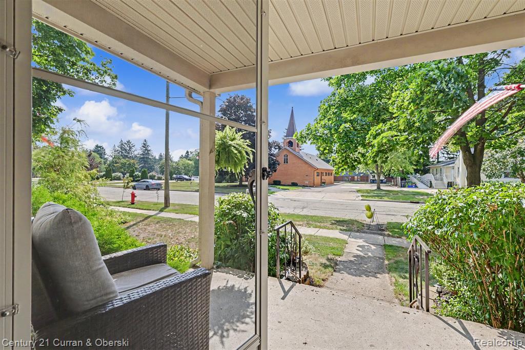 main property photo 30