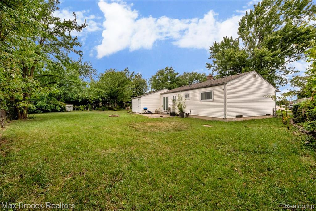 main property photo 17