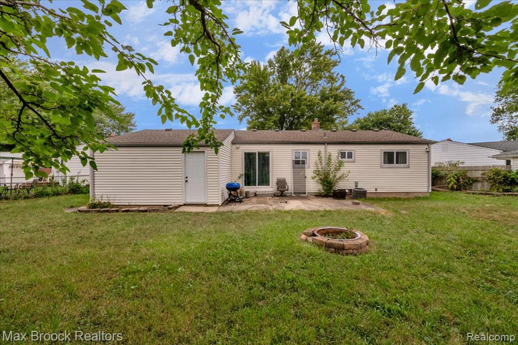 main property photo 18