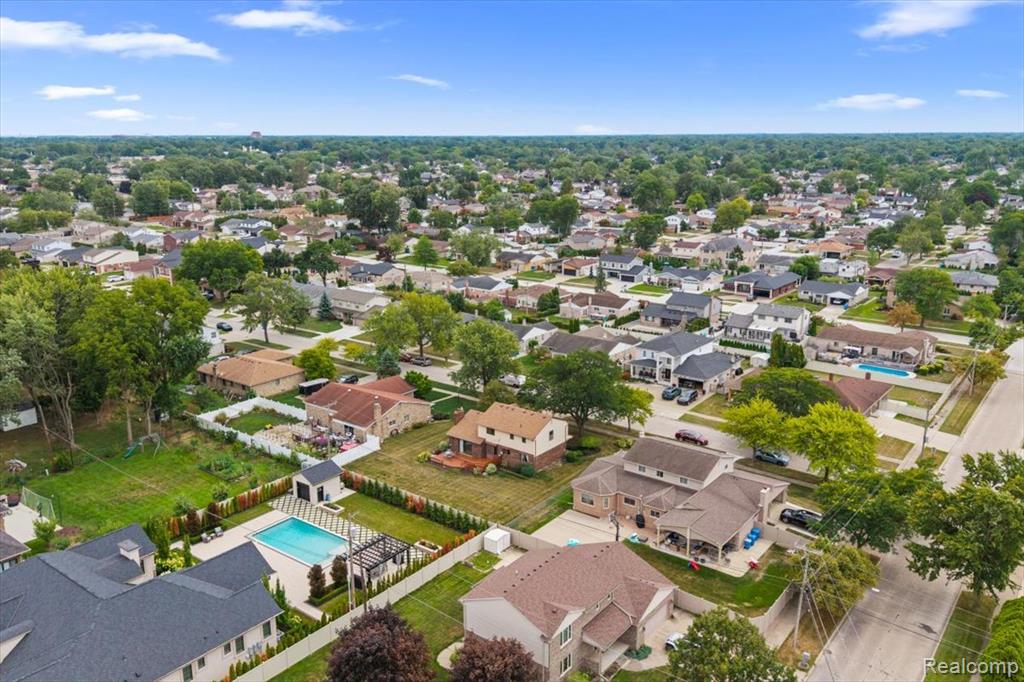 main property photo 45