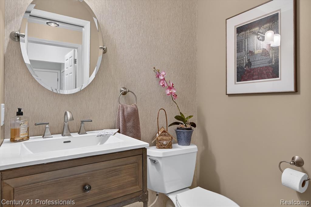 main property photo 20