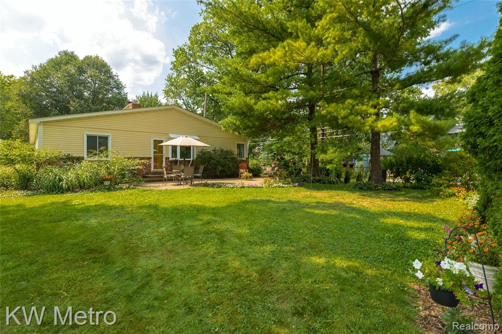 main property photo 45