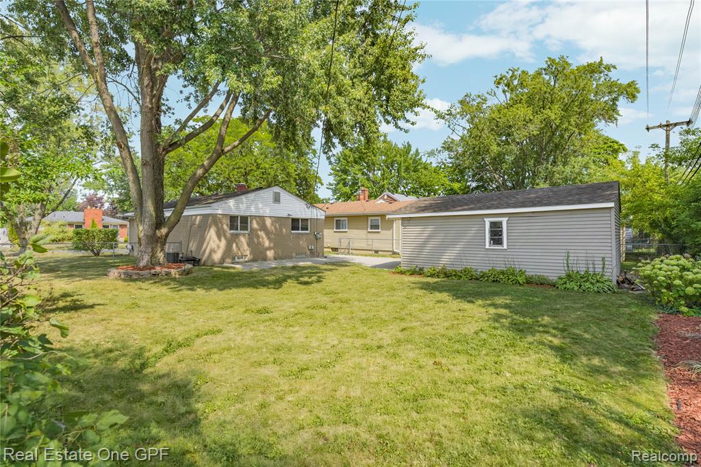 main property photo 35