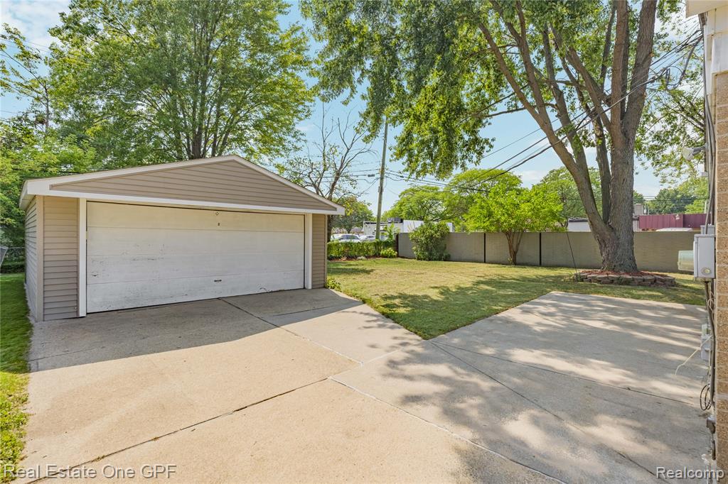 main property photo 50