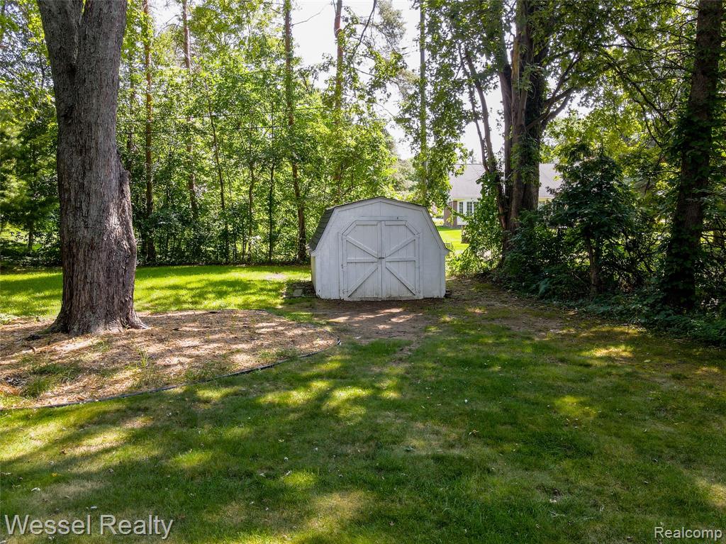 main property photo 33