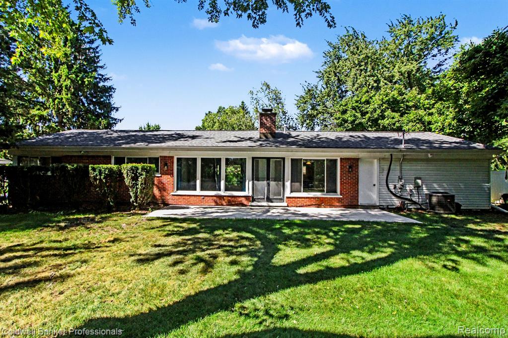 main property photo 28