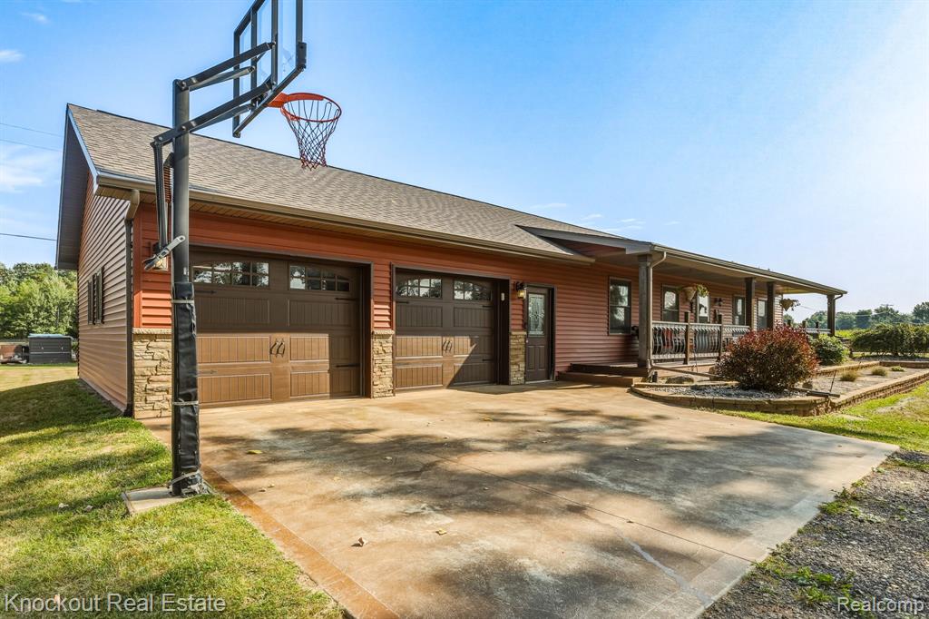 main property photo 74