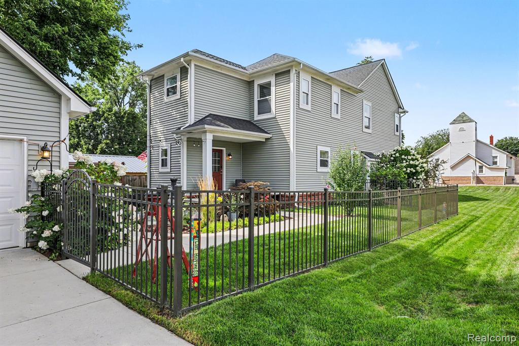 main property photo 30