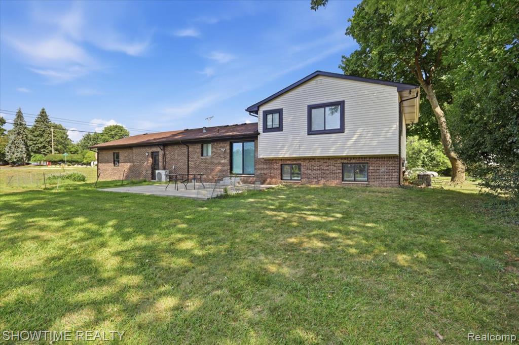 main property photo 37