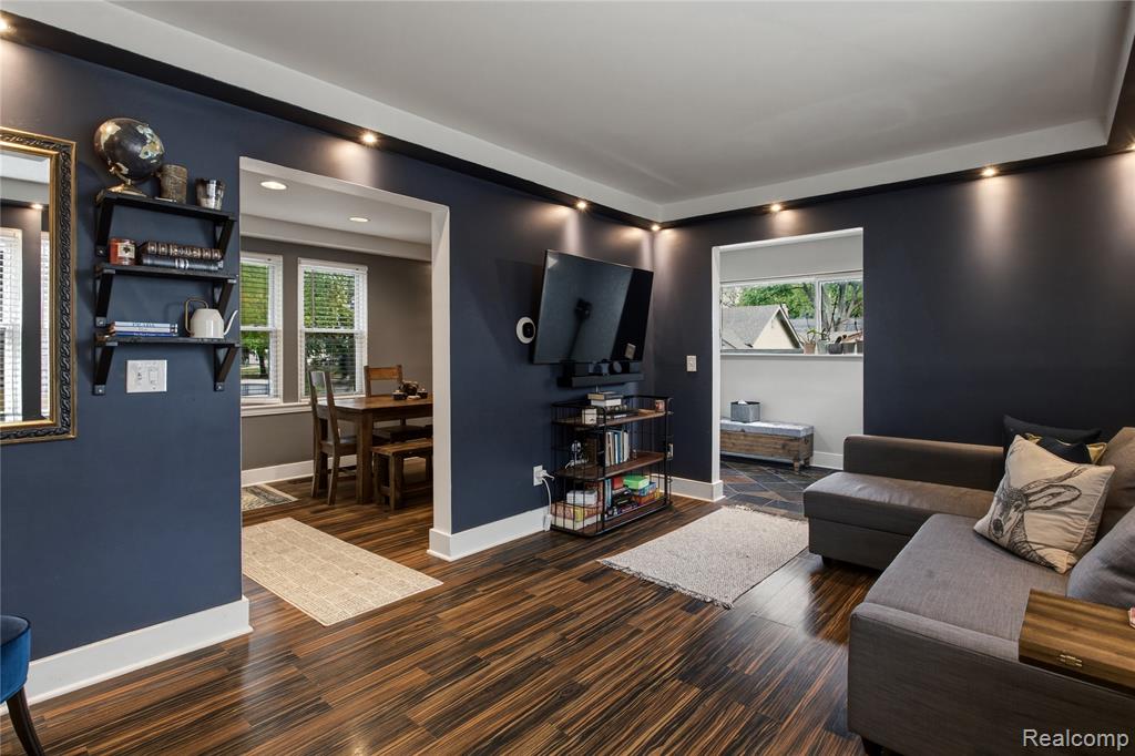 main property photo 8