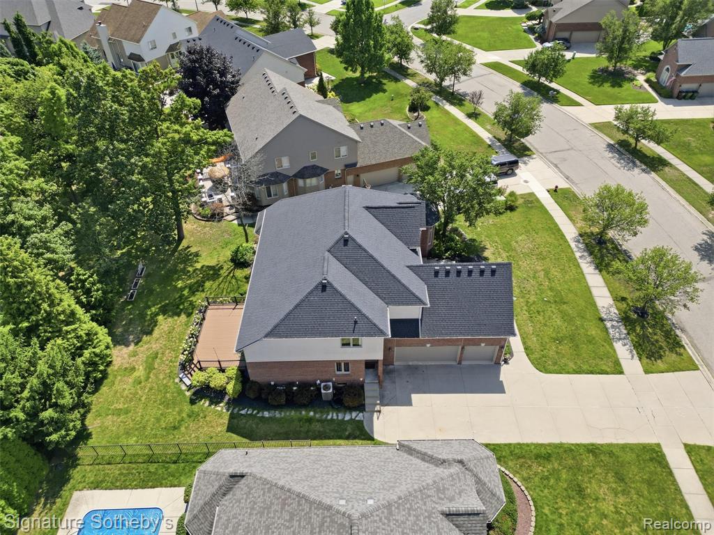 main property photo 10