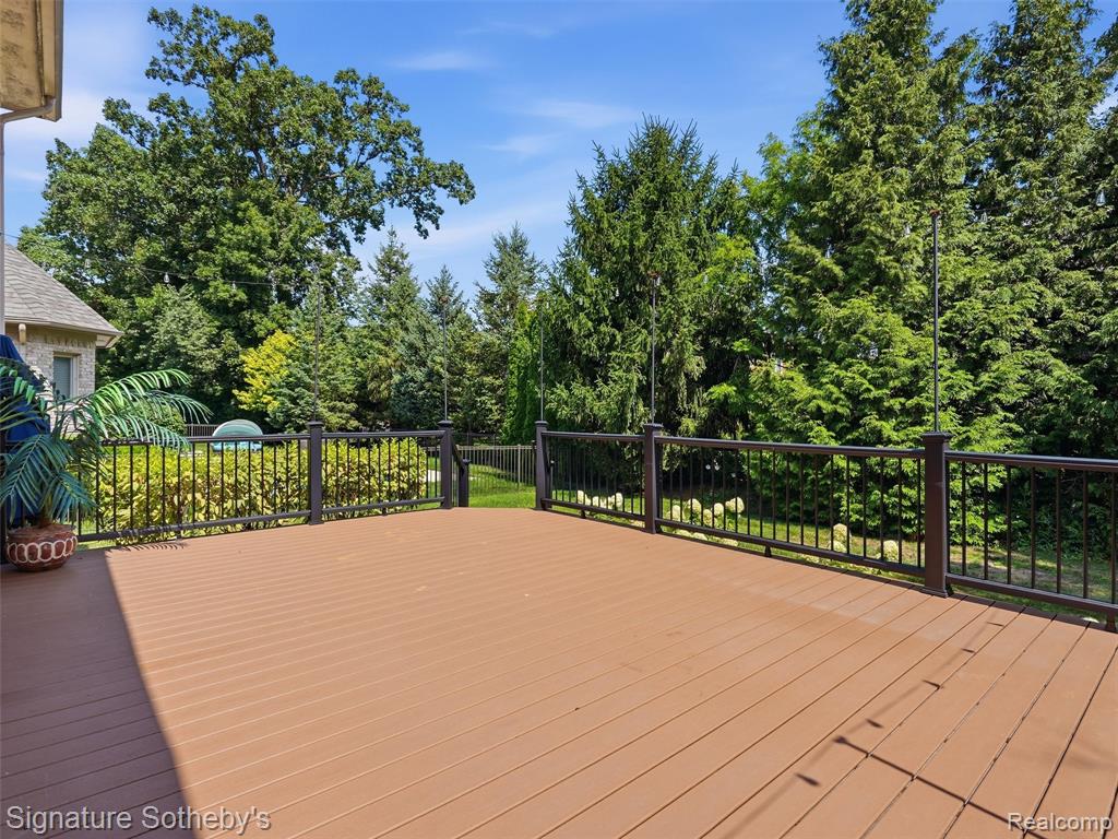 main property photo 54