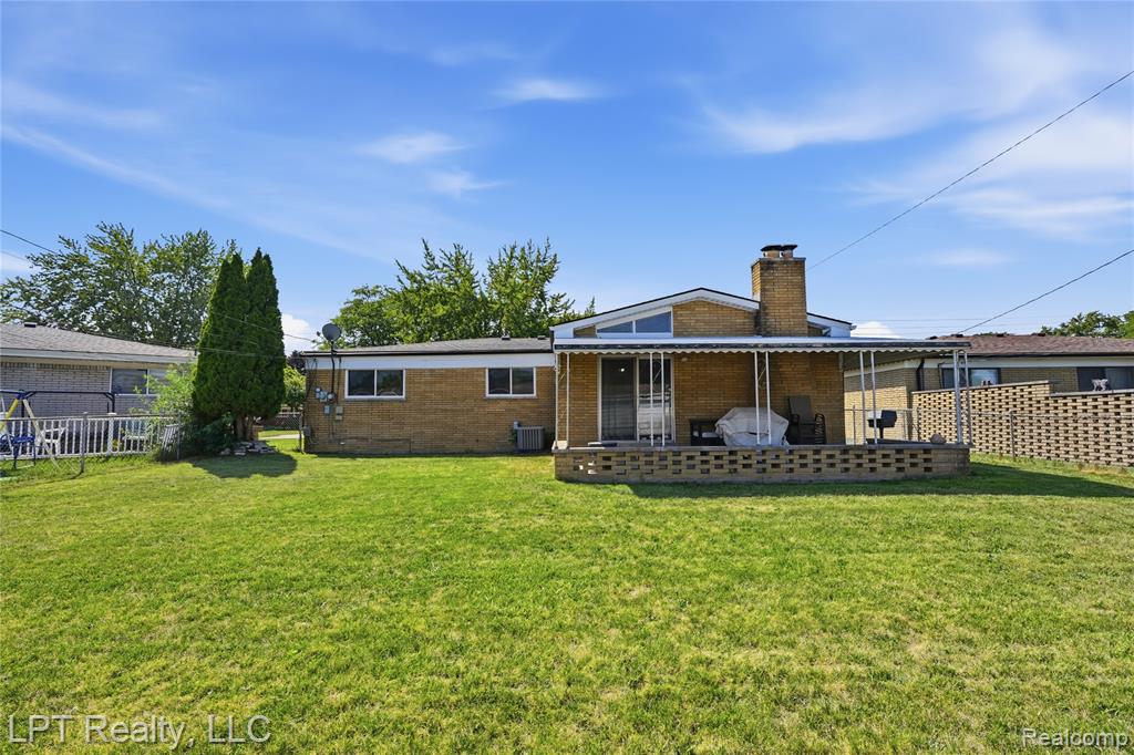 main property photo 8