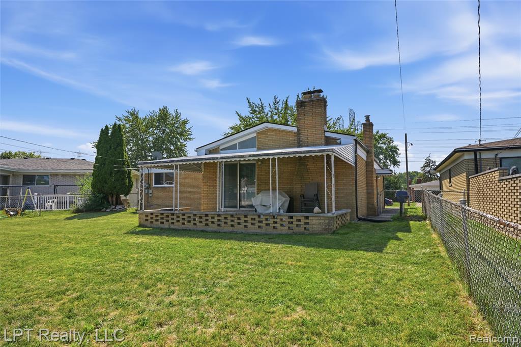 main property photo 9