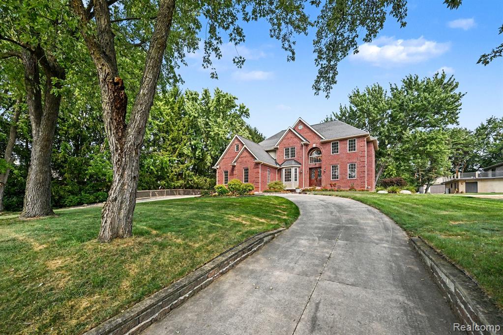 main property photo 2