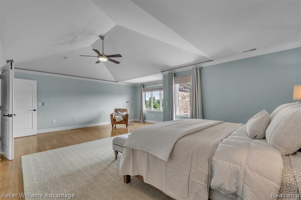 main property photo 50