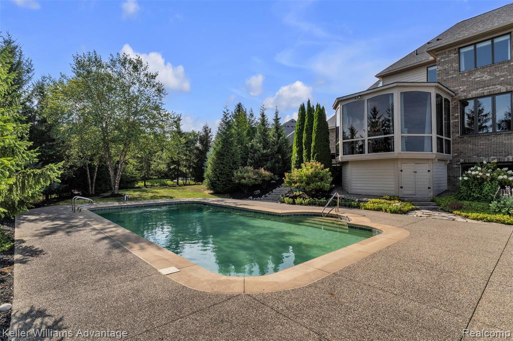 main property photo 70