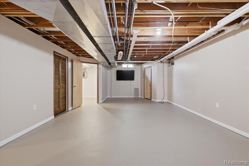 main property photo 50