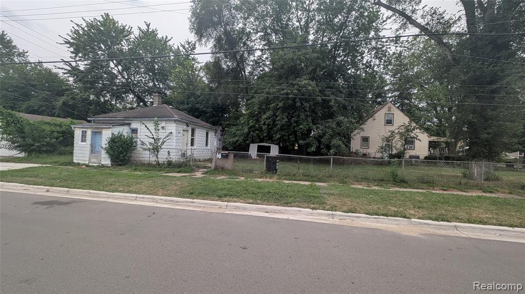 main property photo 7