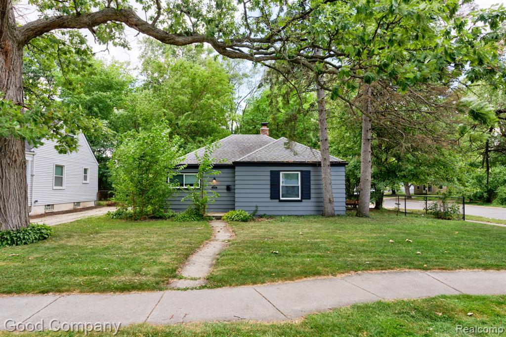 main property photo 36