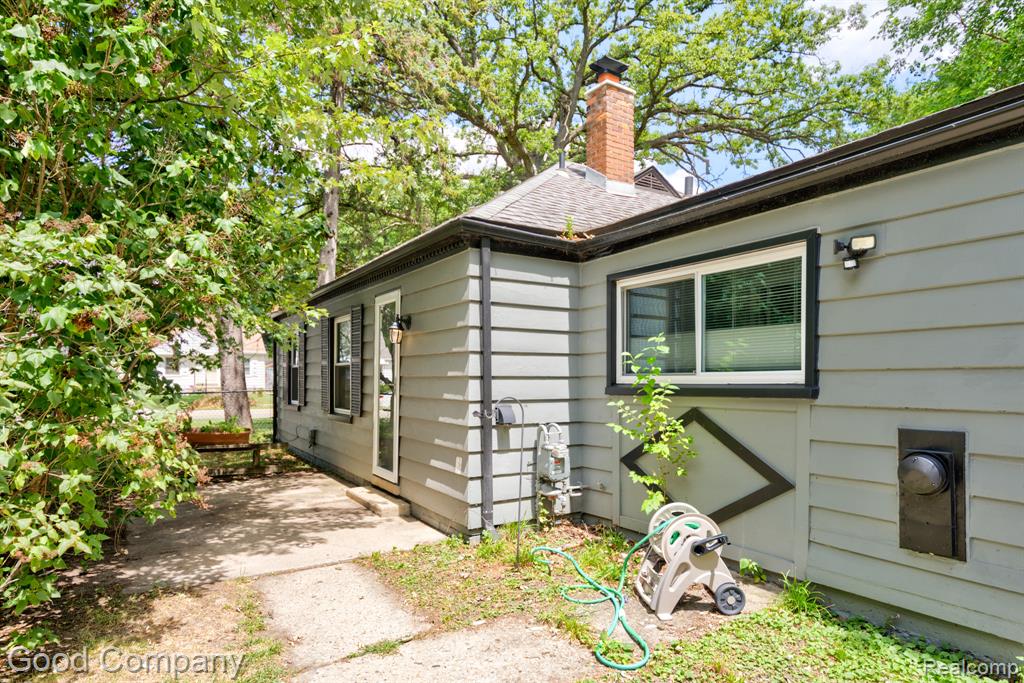 main property photo 41