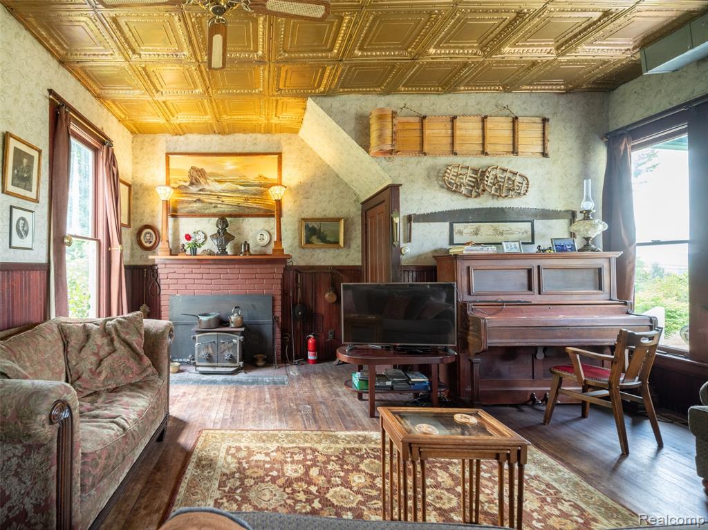 main property photo 5