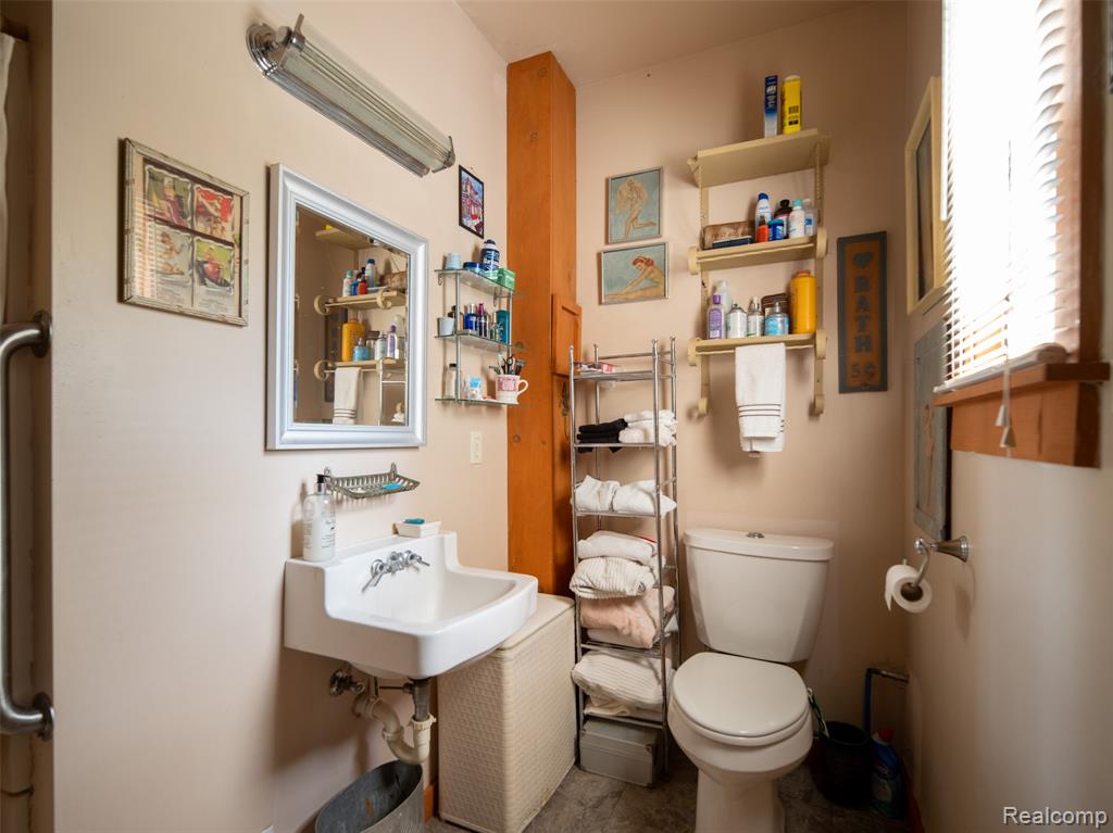 main property photo 7