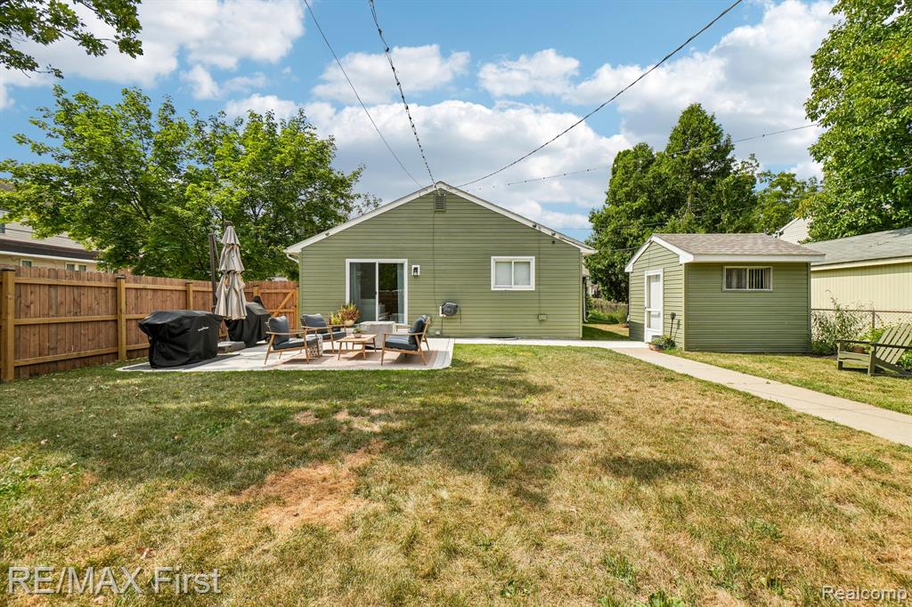 main property photo 40