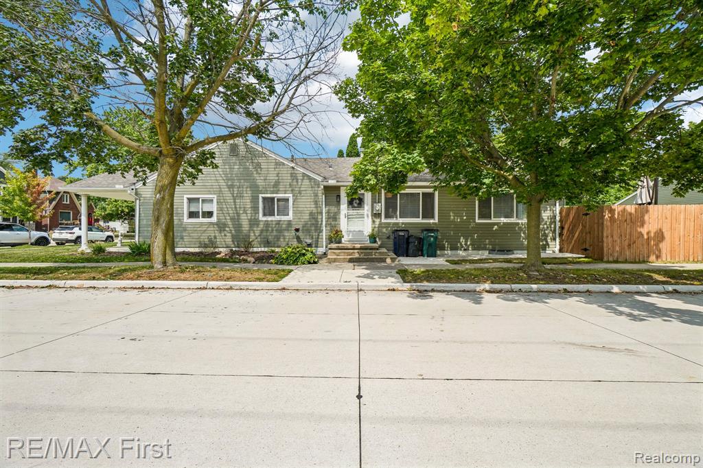 main property photo 44