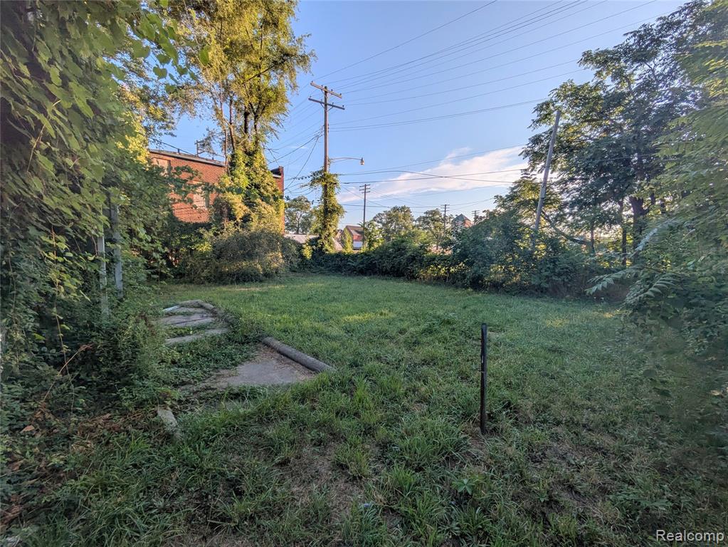 main property photo 14
