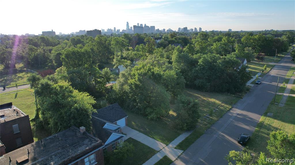 main property photo 16
