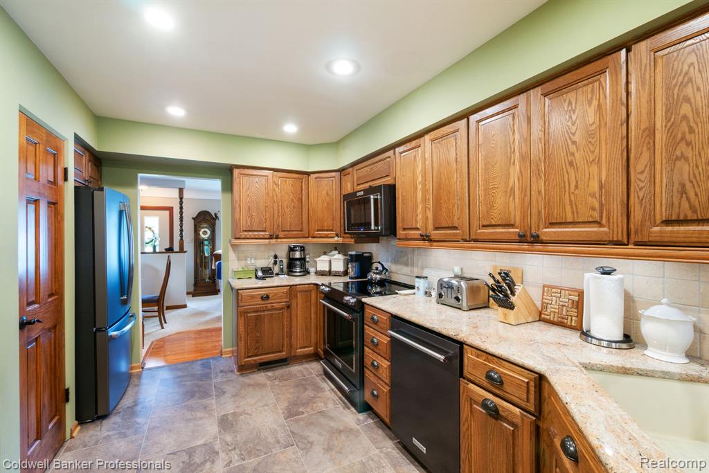 main property photo 15