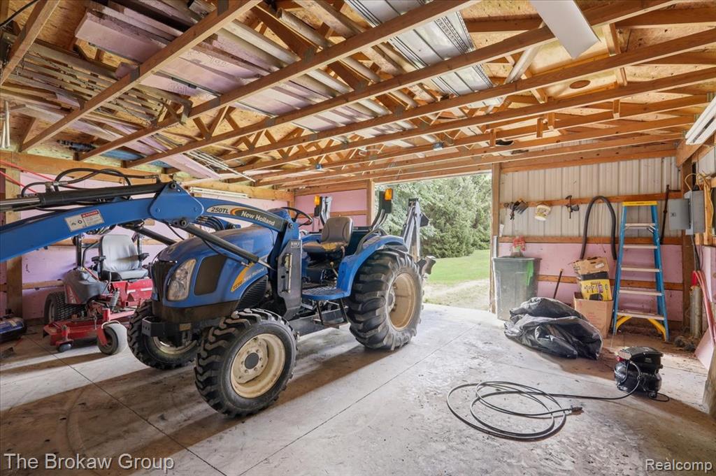 main property photo 43