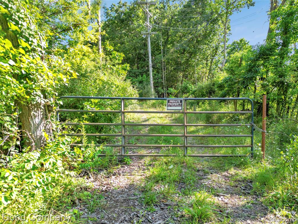 main property photo 12