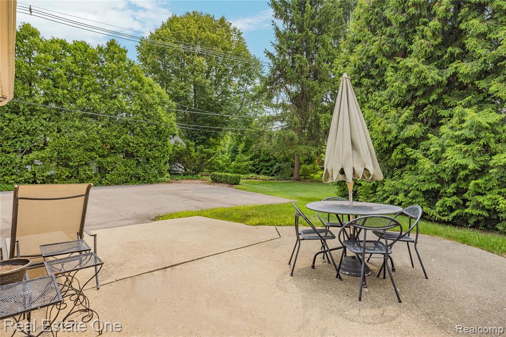 main property photo 47