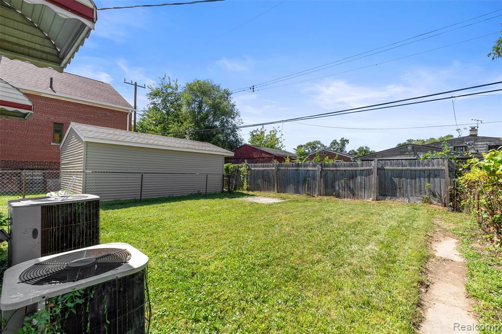 main property photo 24
