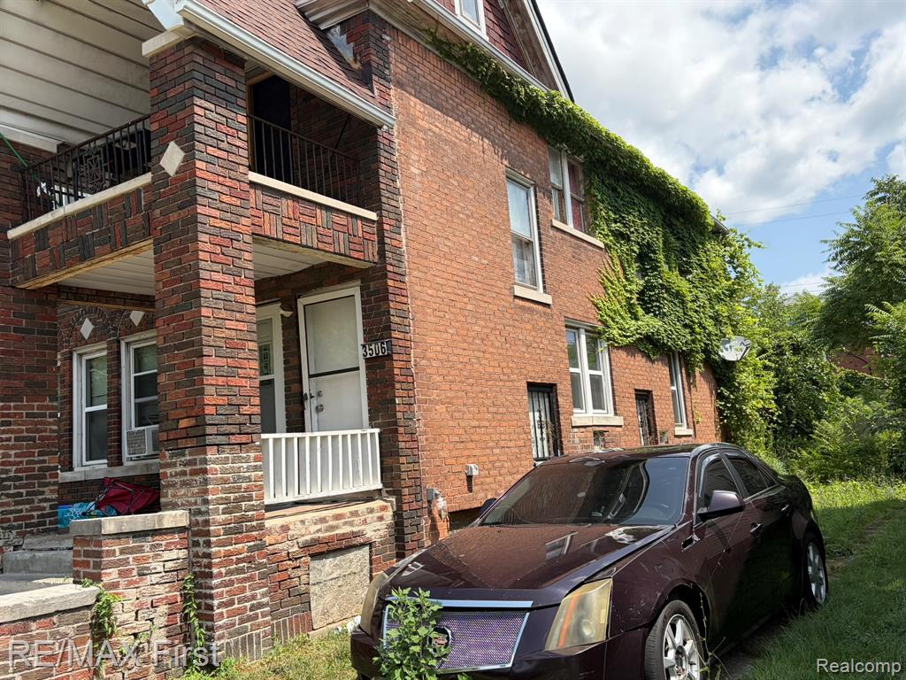 main property photo 4
