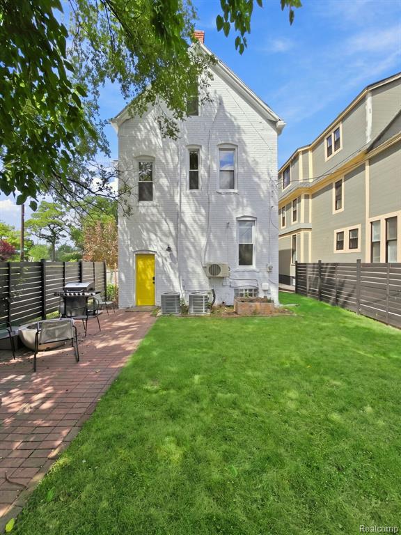 main property photo 38