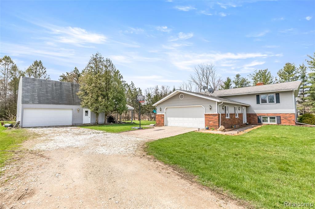 main property photo 31
