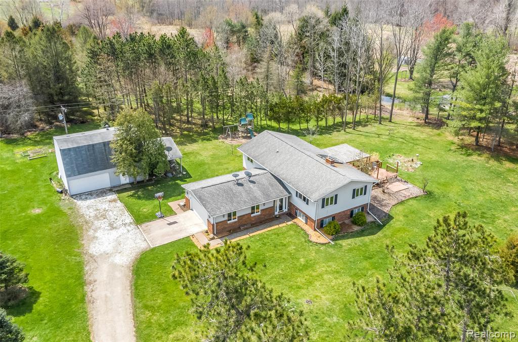 main property photo 45