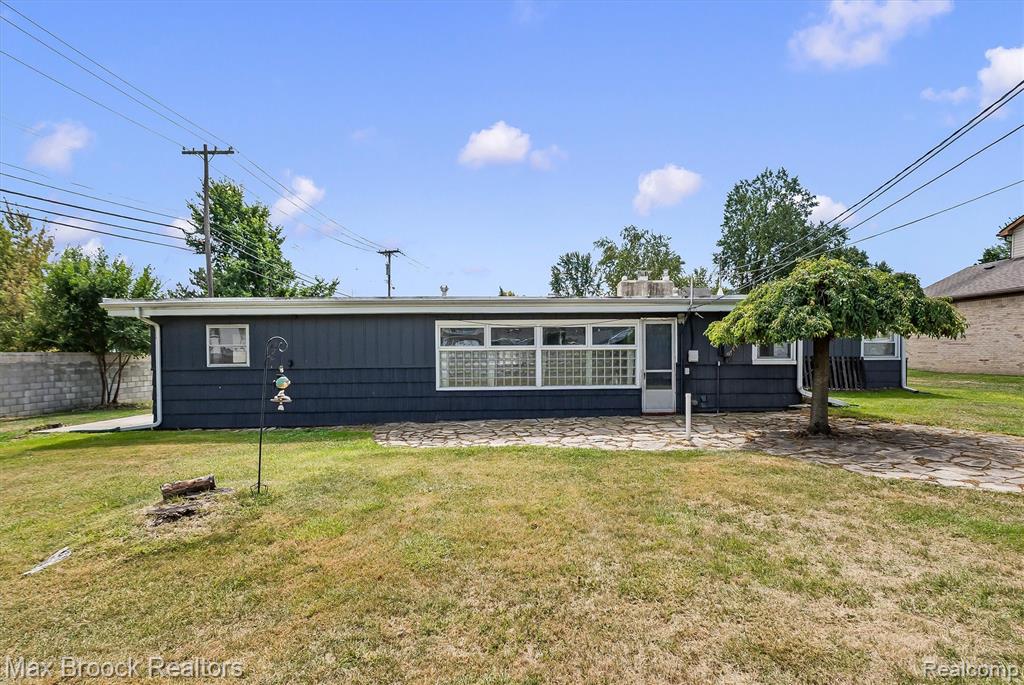 main property photo 25