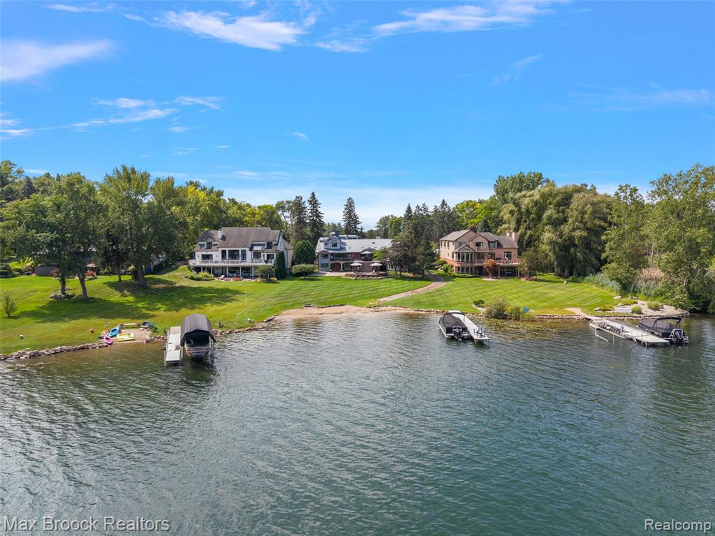 main property photo 39