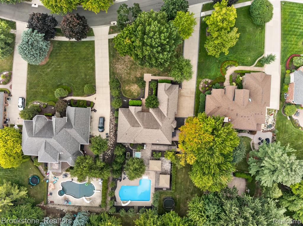 main property photo 73