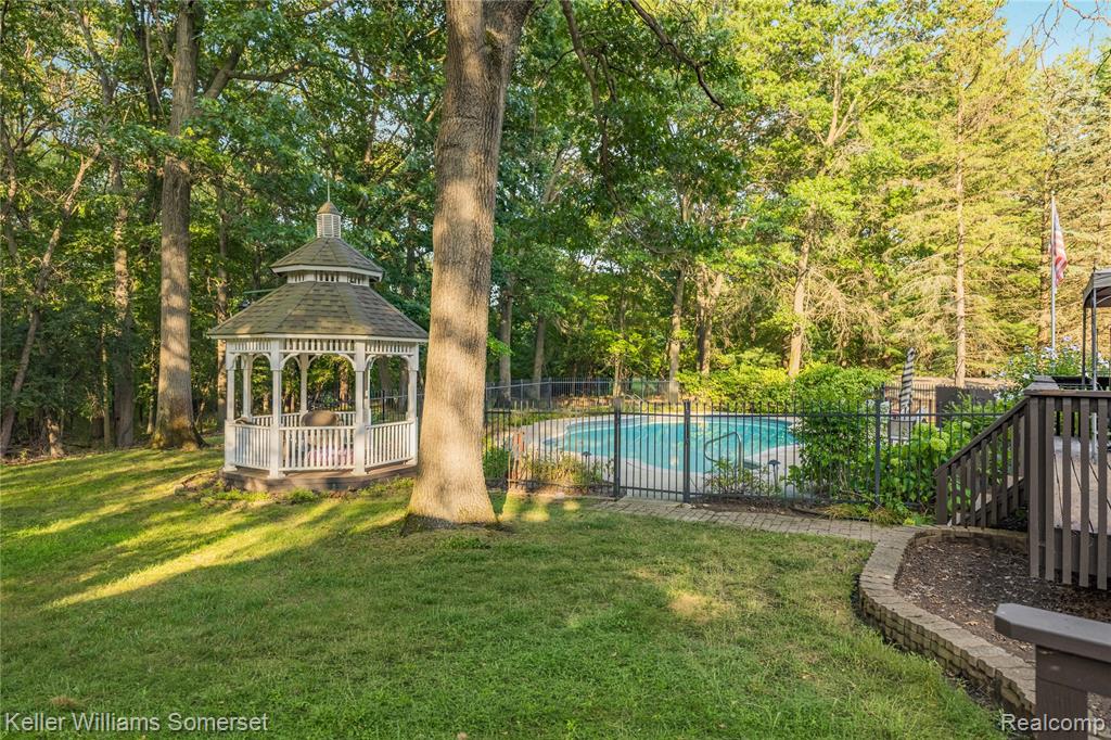main property photo 66