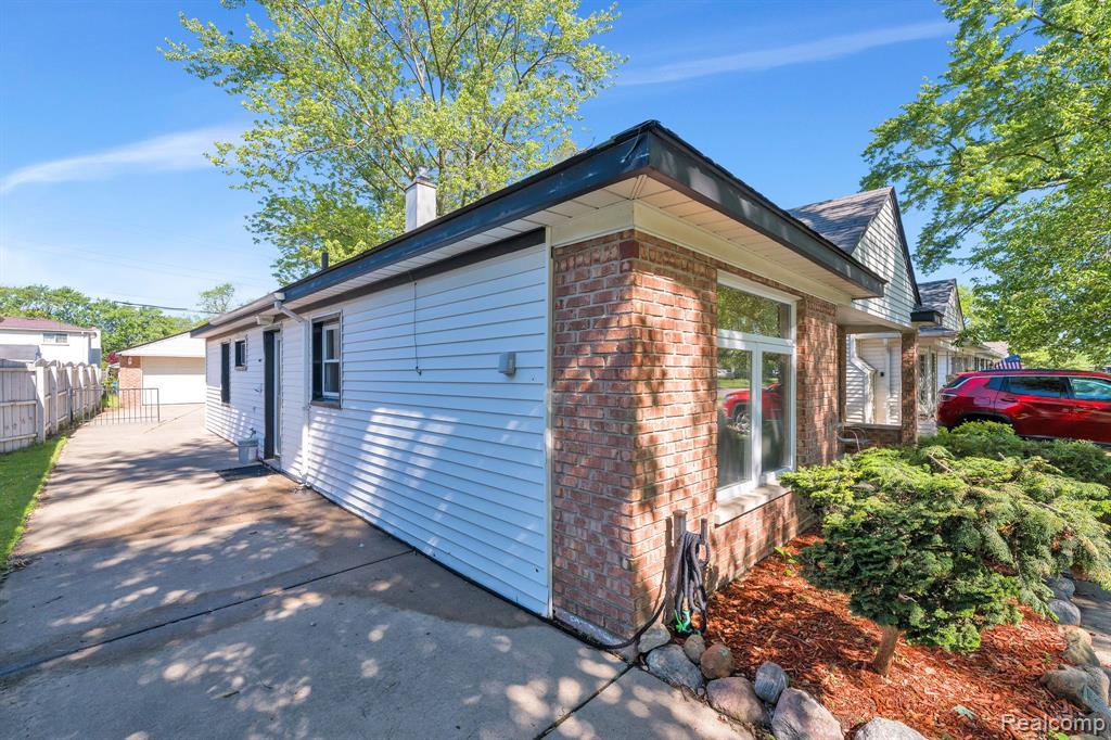 main property photo 21