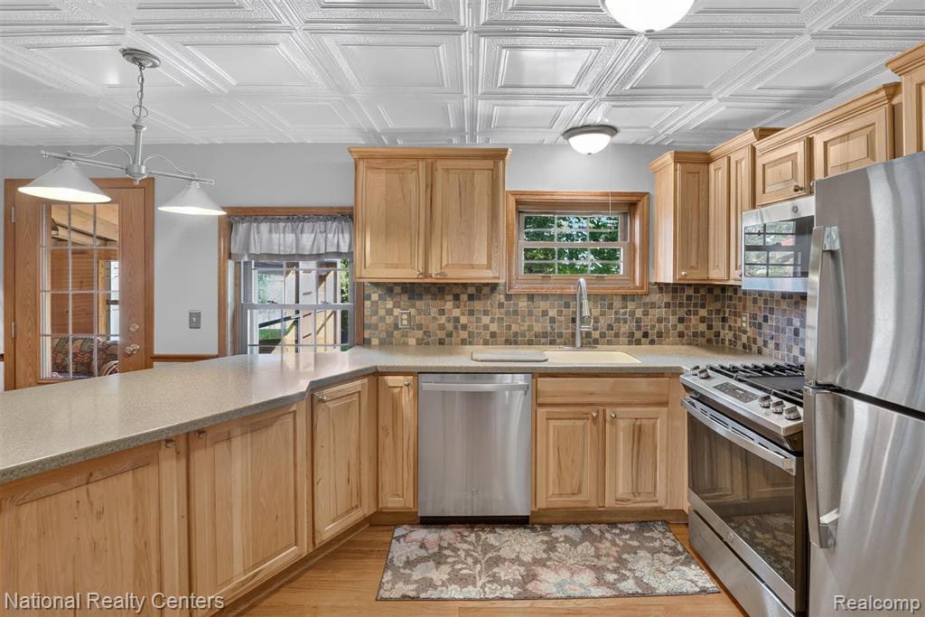 main property photo 24