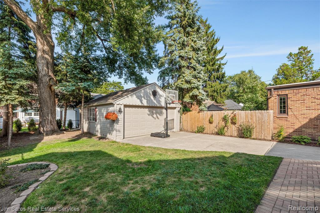 main property photo 19