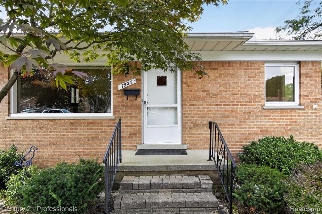 main property photo 3