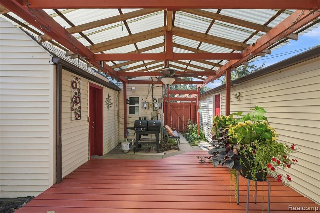 main property photo 27